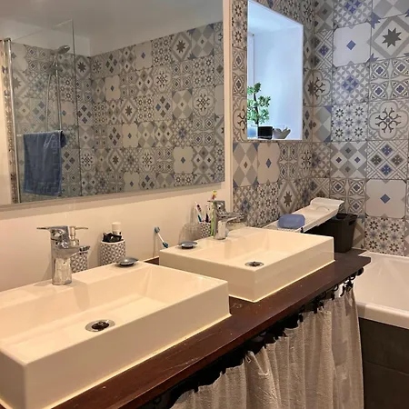 Maison Familiale Chaleureuse A Deux Pas De La