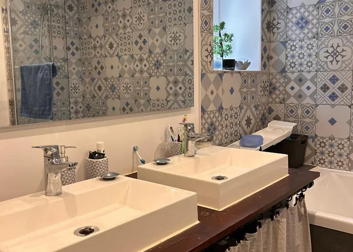 Maison Familiale Chaleureuse A Deux Pas De La